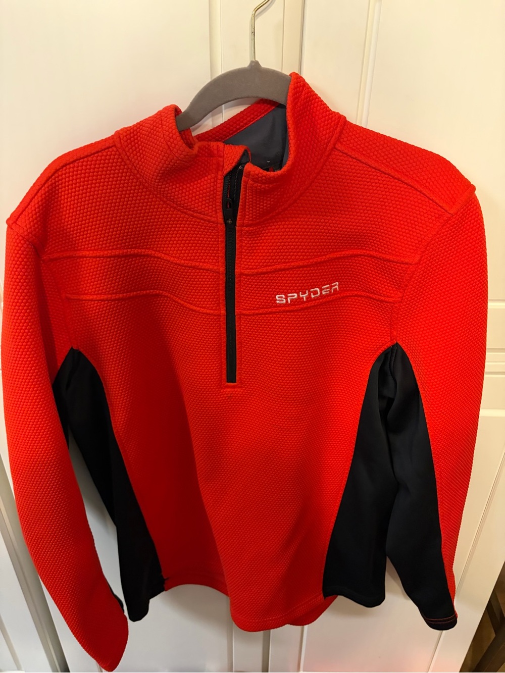Spyder Men’s Red and Black Half-Zip Rash Guard Pullover, size L